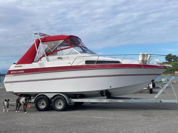 1993 Four Winns  24 Vista Cruiser