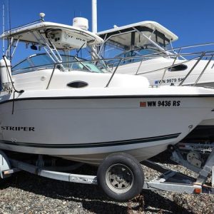 2000 Seaswirl Striper 2100