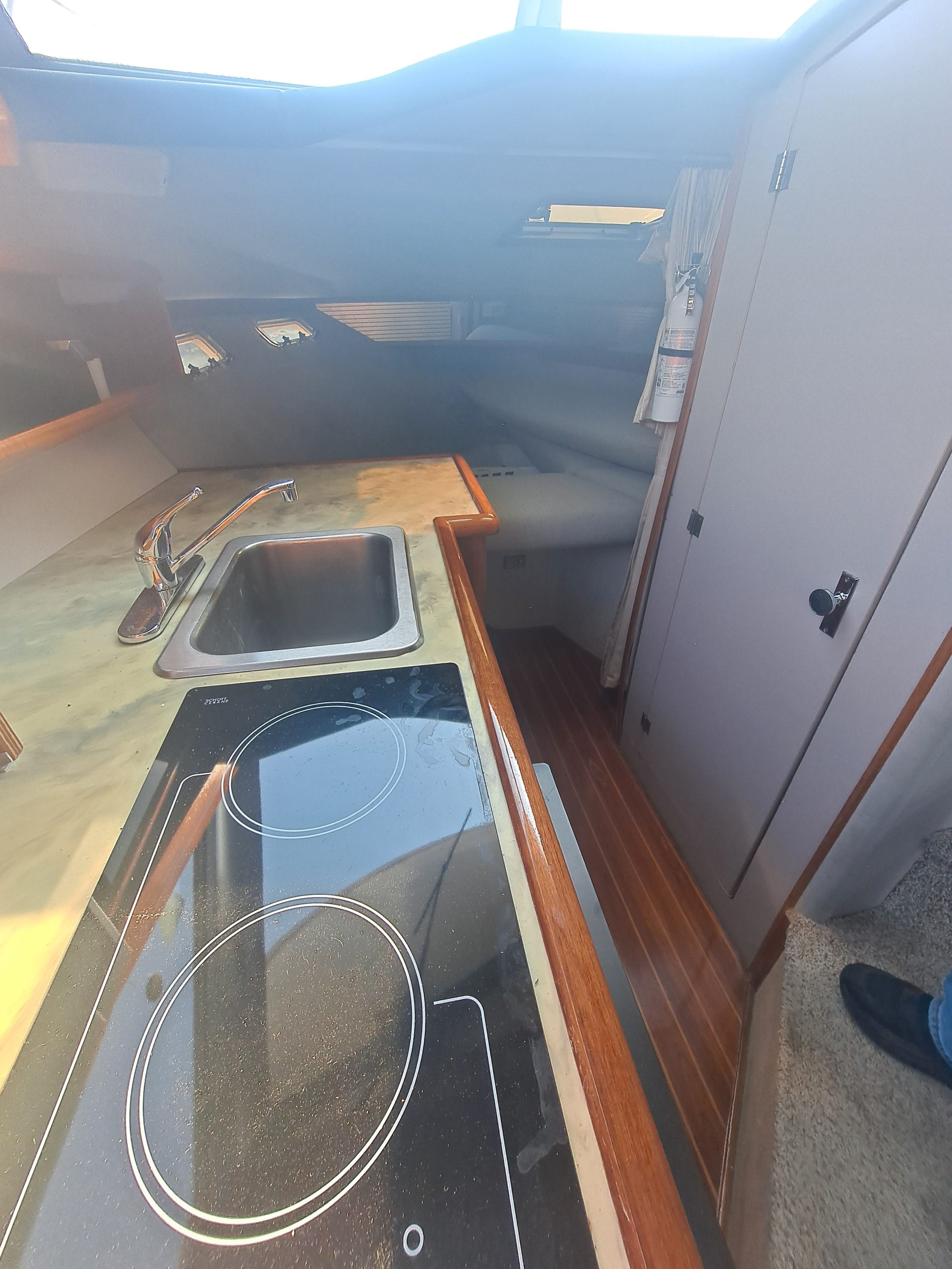 1987 Bayliner Contessa Command Bridge - Image 4