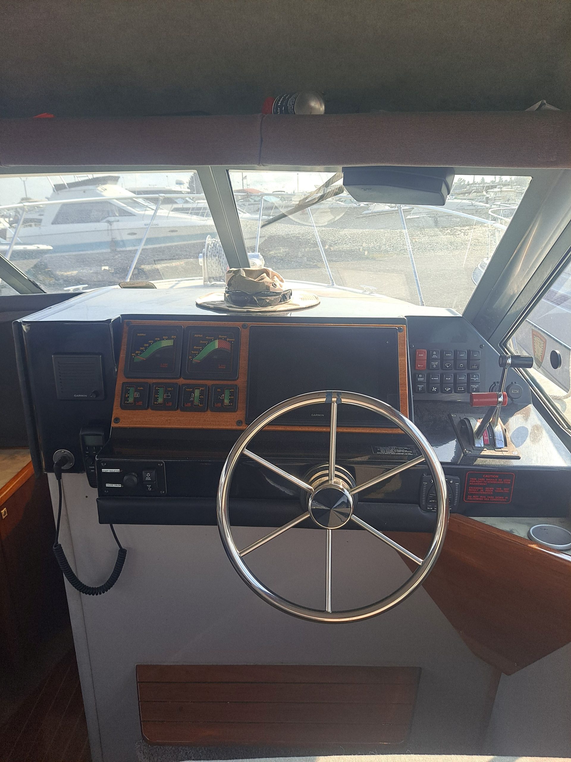 1987 Bayliner Contessa Command Bridge - Image 8