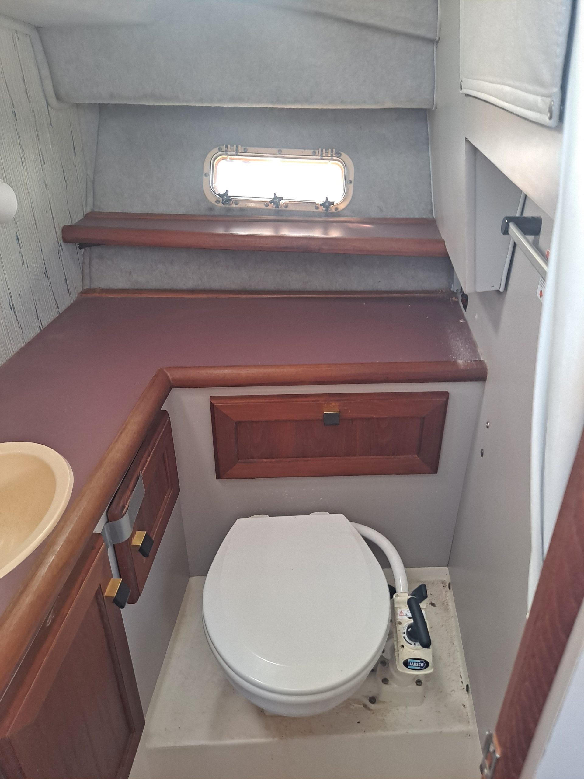 1987 Bayliner Contessa Command Bridge - Image 2