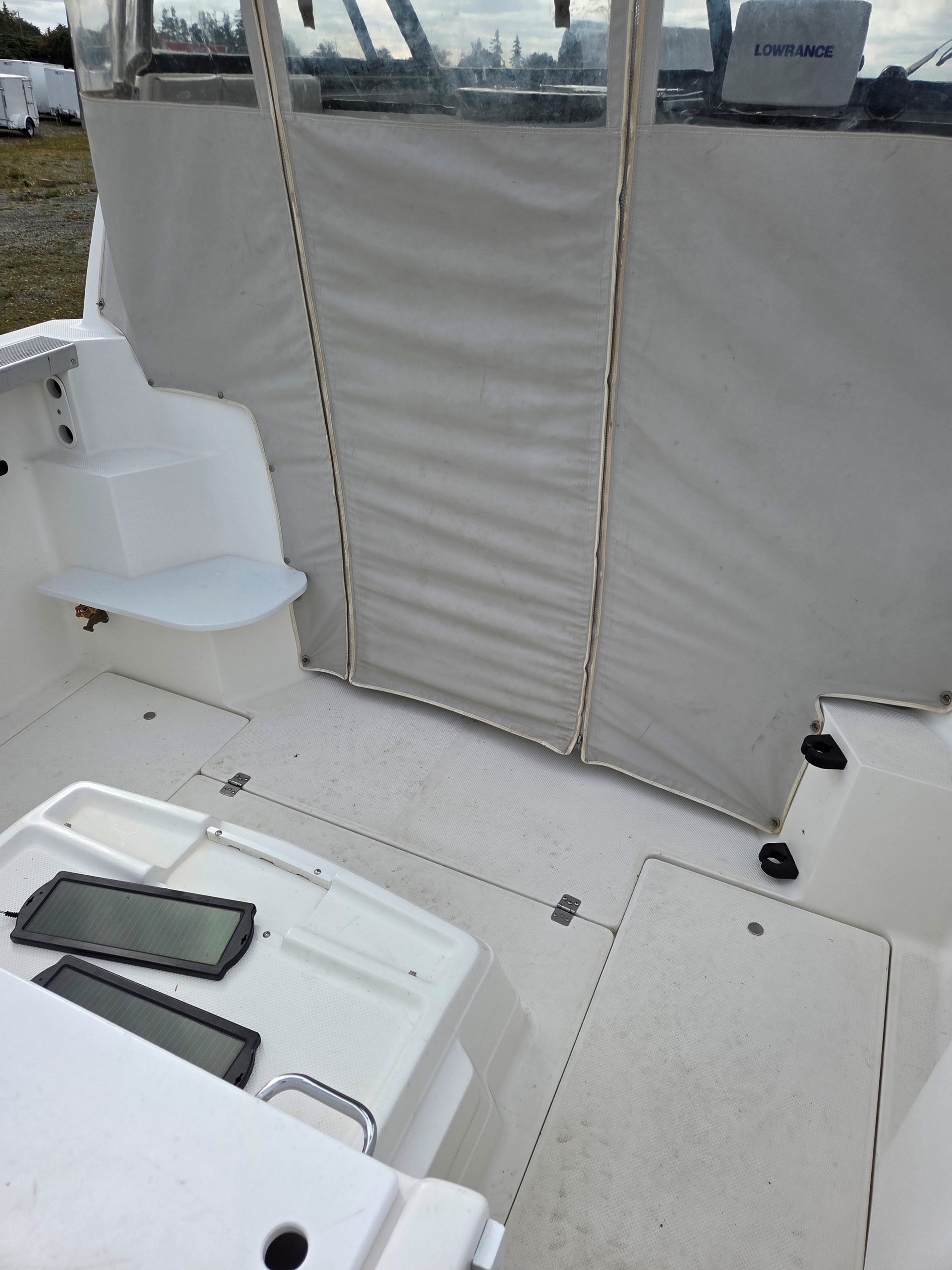 1992 Bayliner 2452 - Image 9