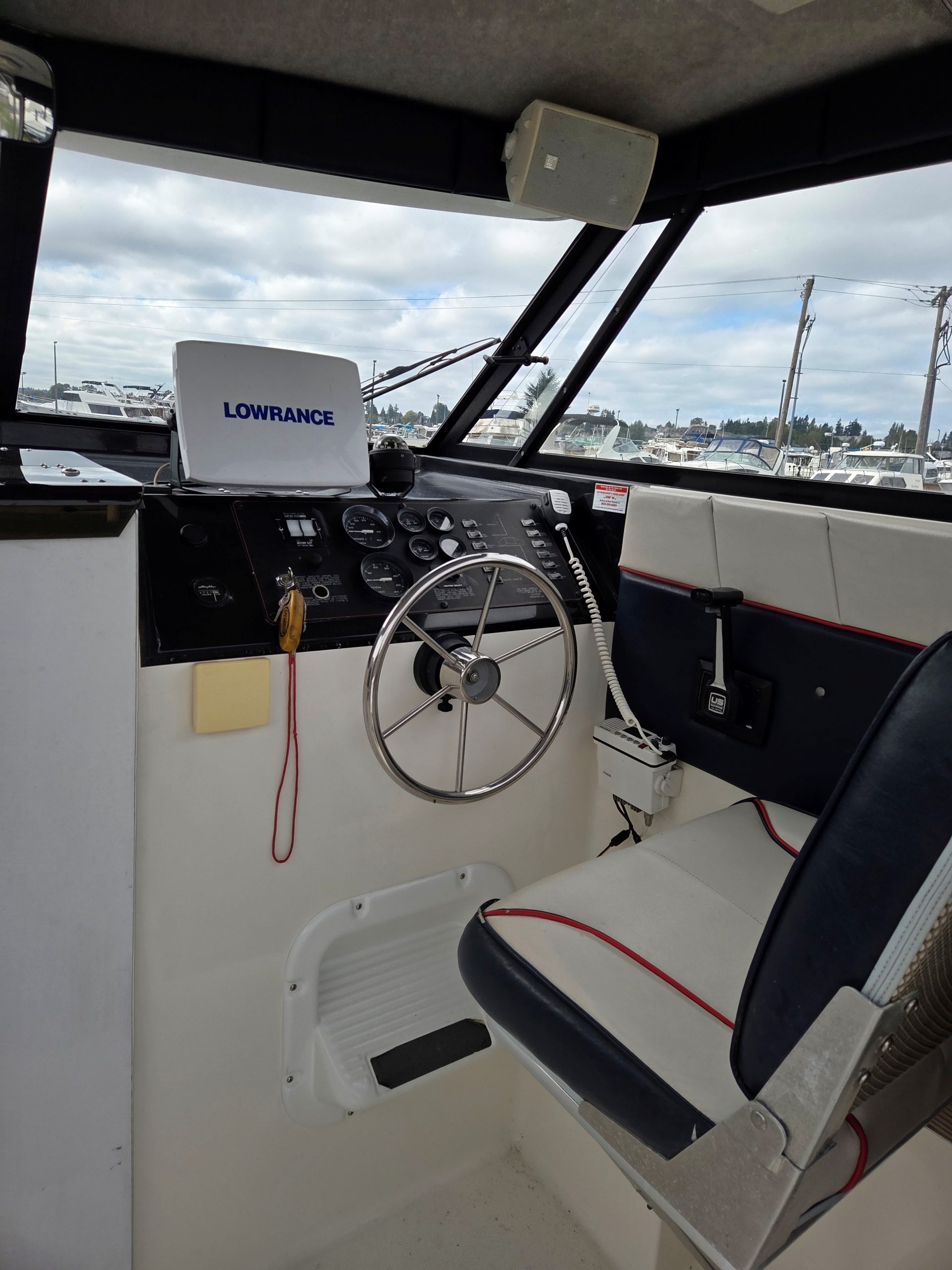 1992 Bayliner 2452 - Image 8