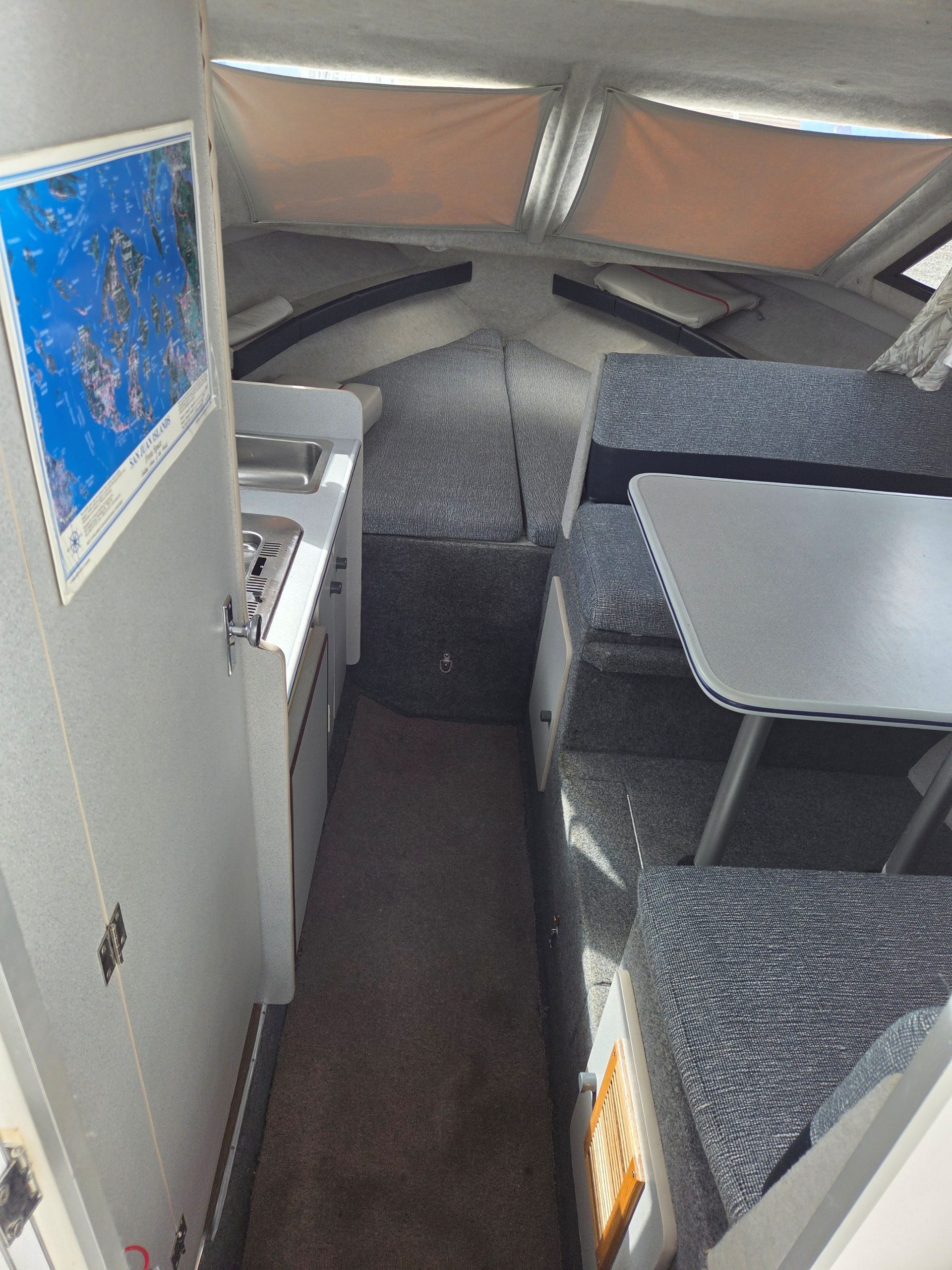 1992 Bayliner 2452 - Image 6