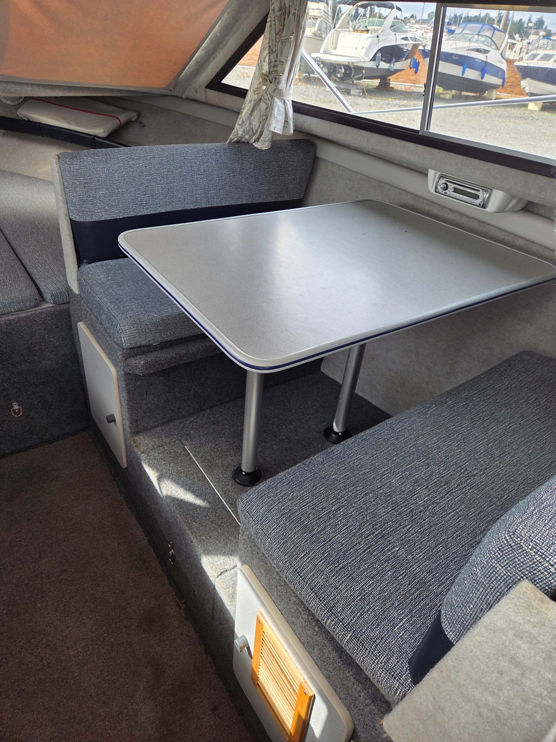 1992 Bayliner 2452 - Image 5