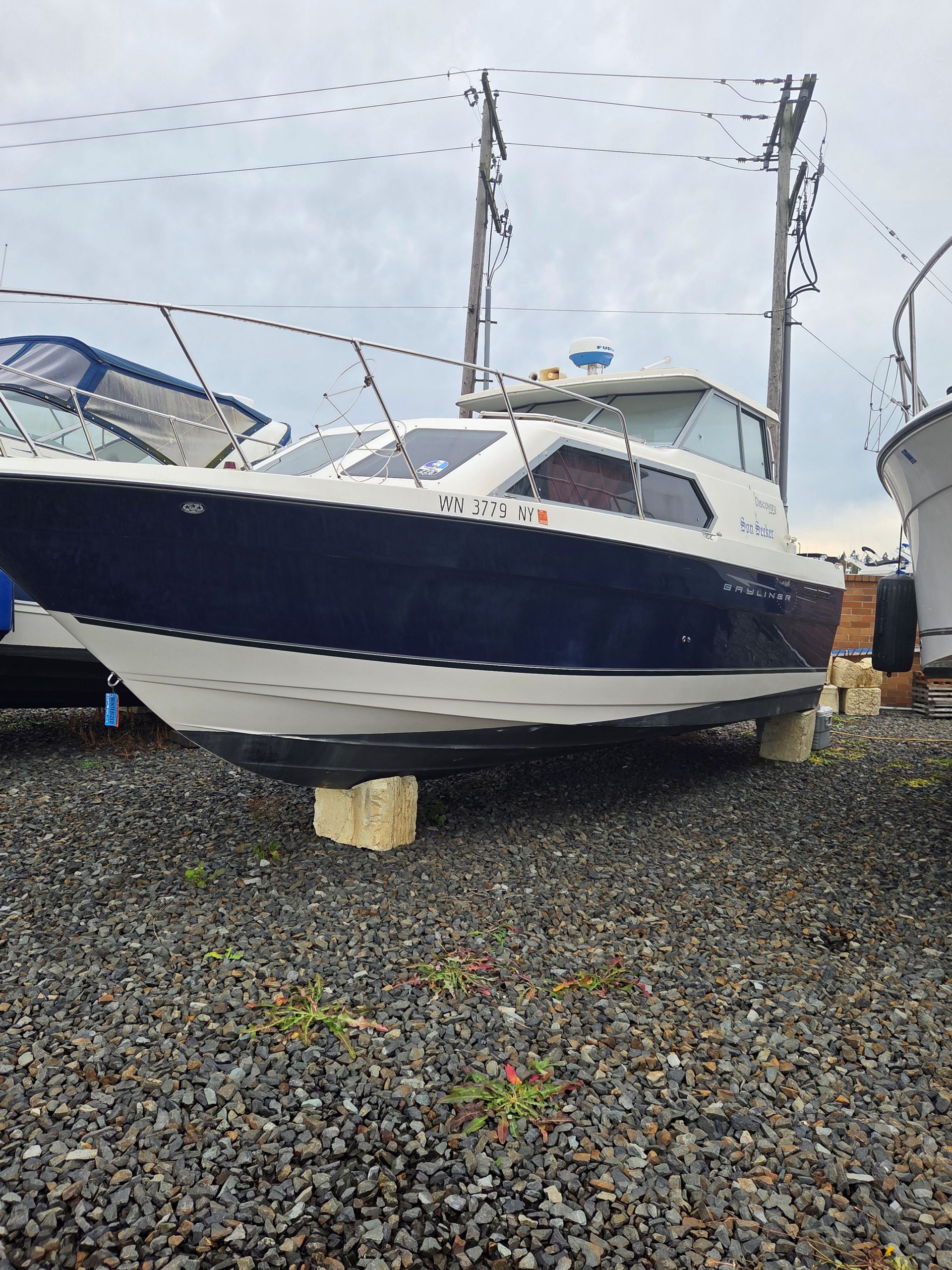 07 Bayliner Discovery 269