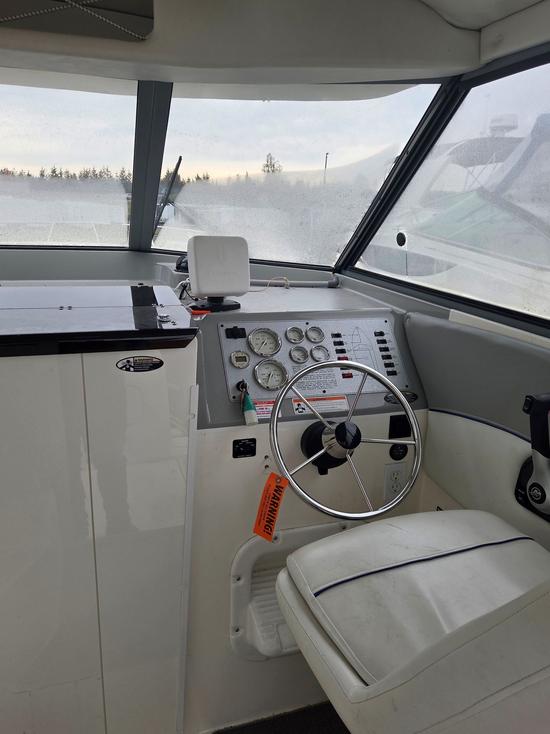 07 Bayliner Discovery 269 - Image 7