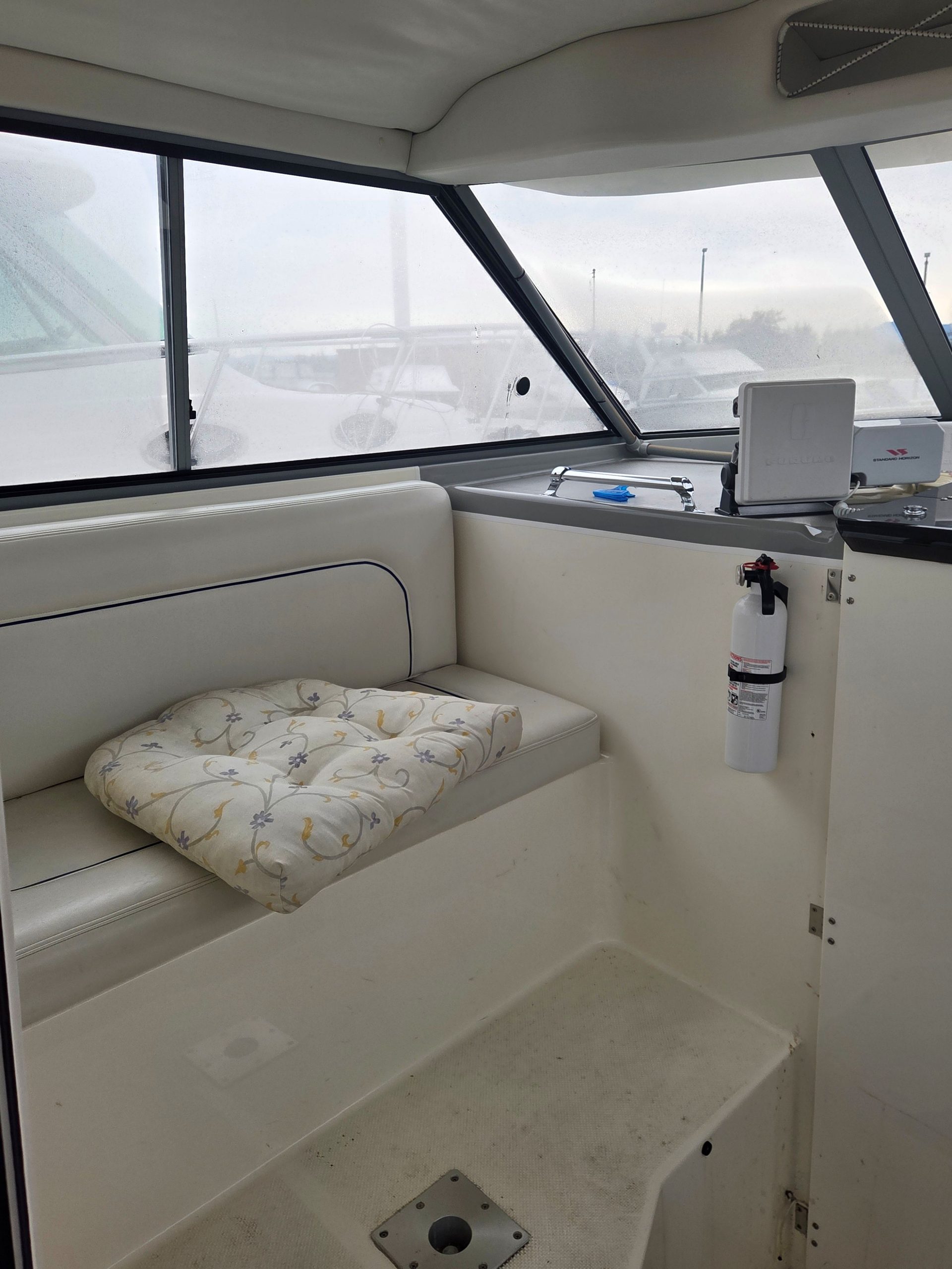 07 Bayliner Discovery 269 - Image 8