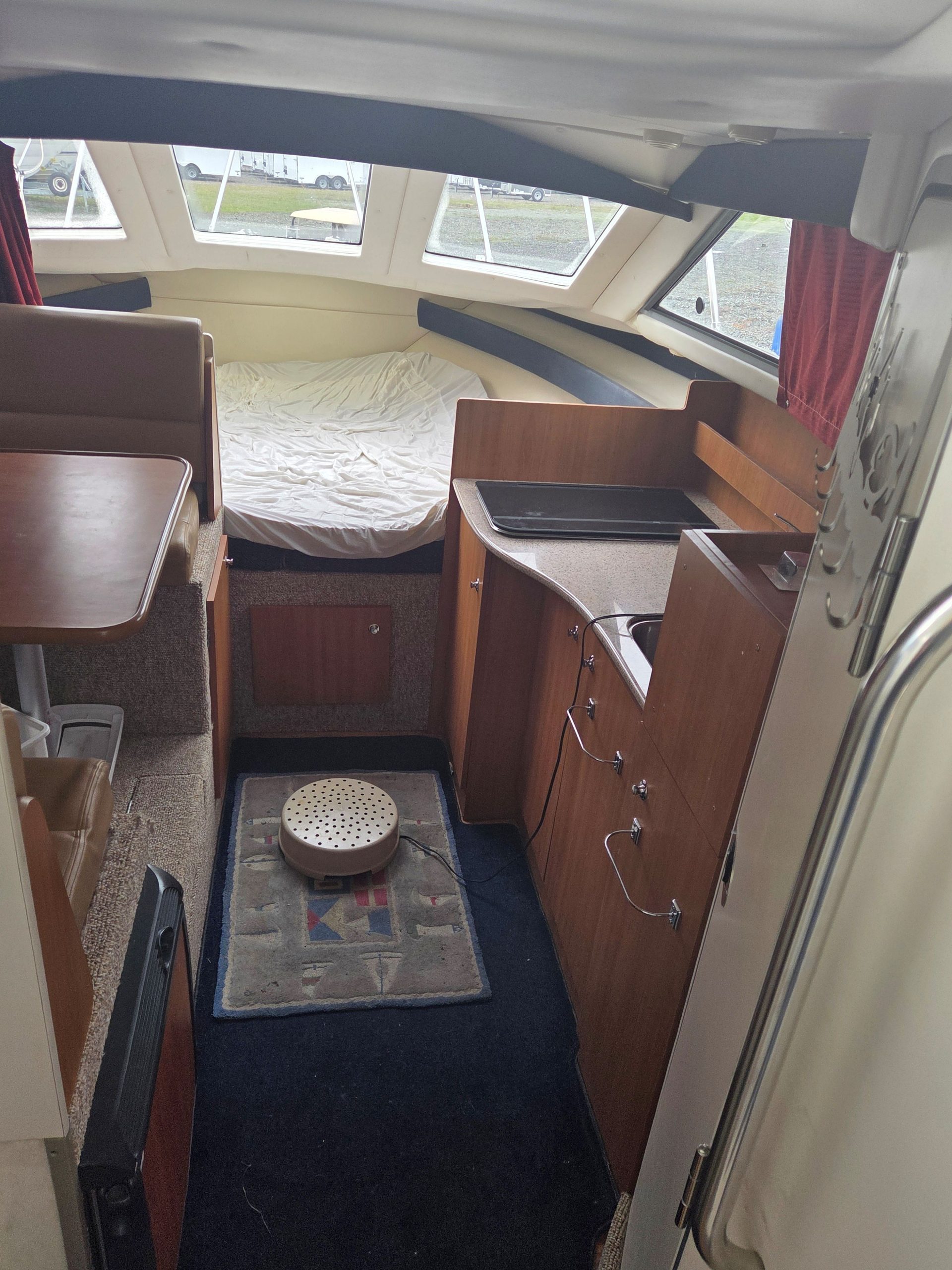 07 Bayliner Discovery 269 - Image 9