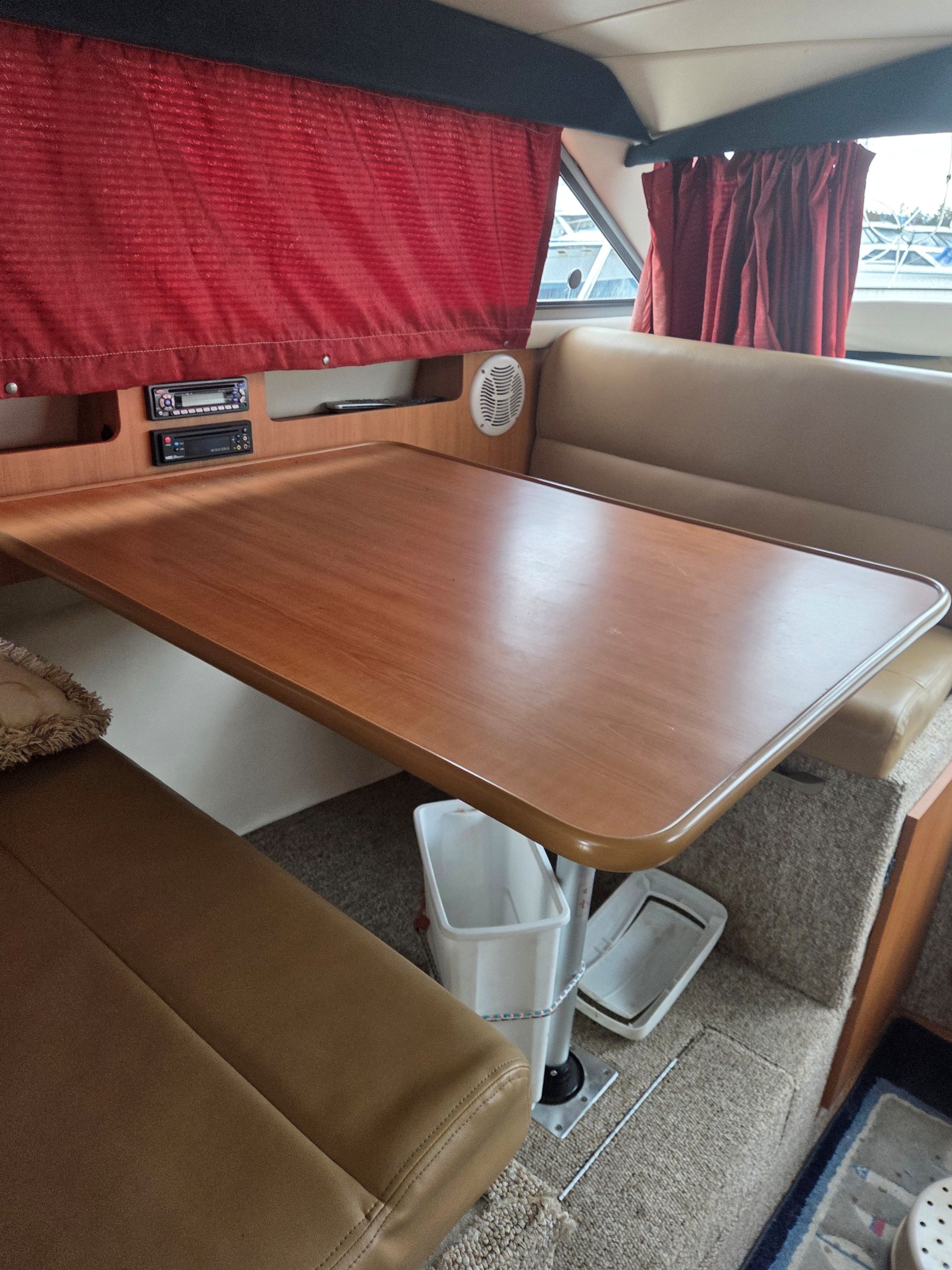 07 Bayliner Discovery 269 - Image 10