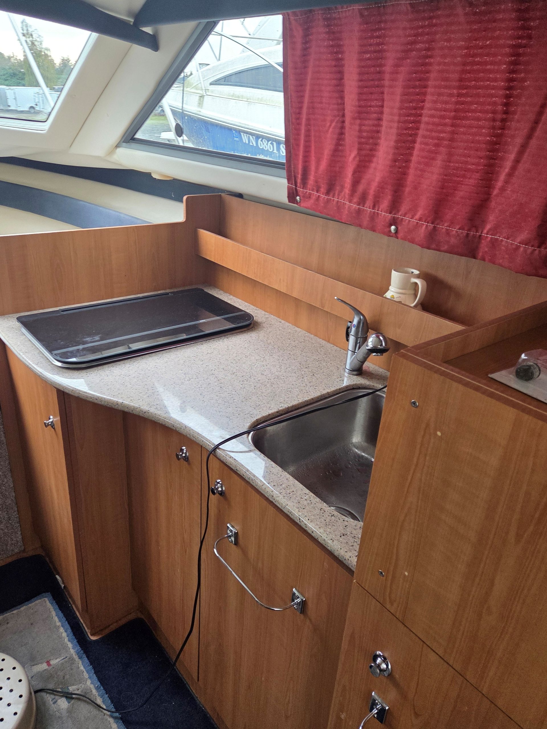 07 Bayliner Discovery 269 - Image 11