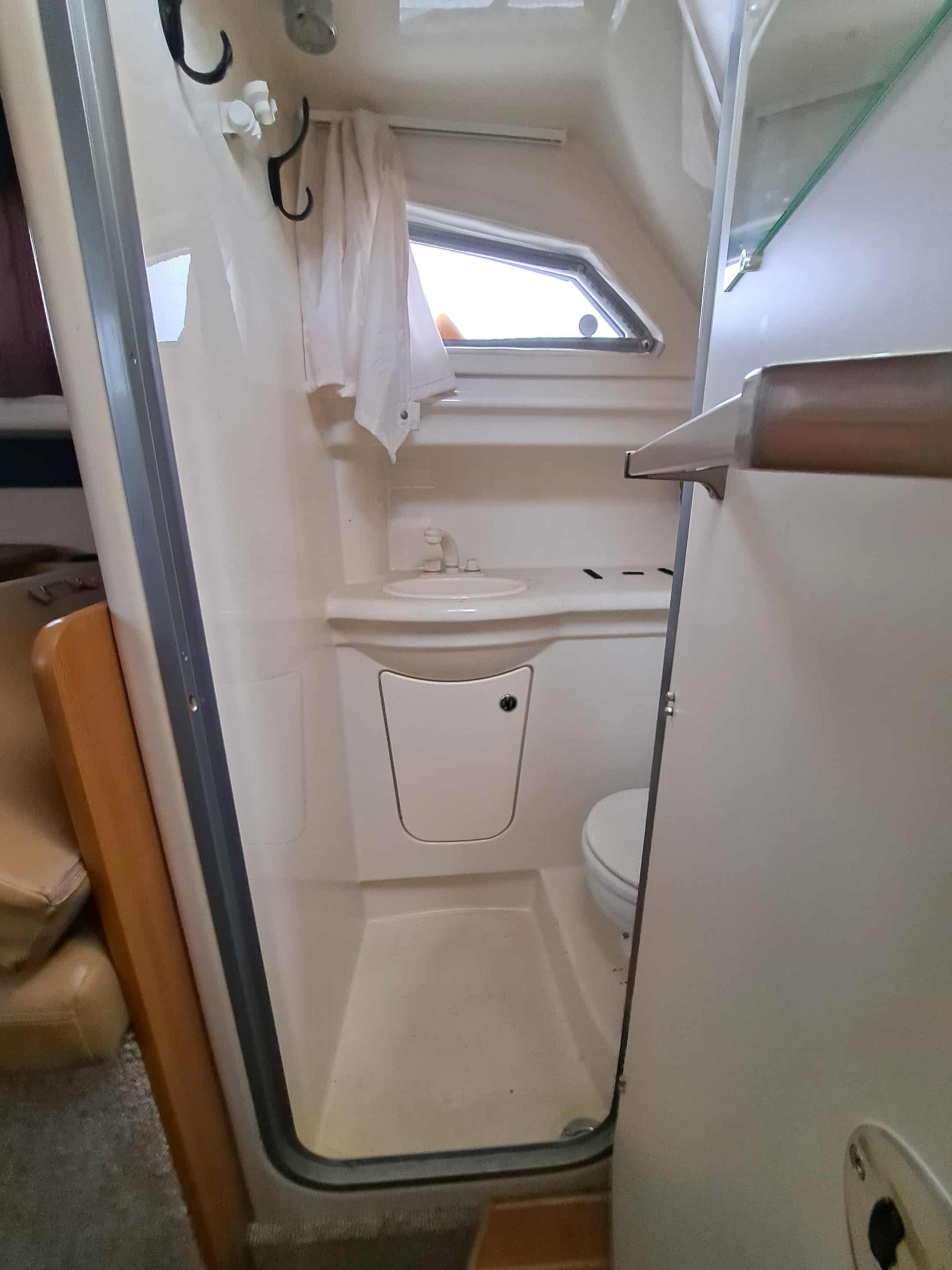 2008 Bayliner 246 Discovery - Image 10