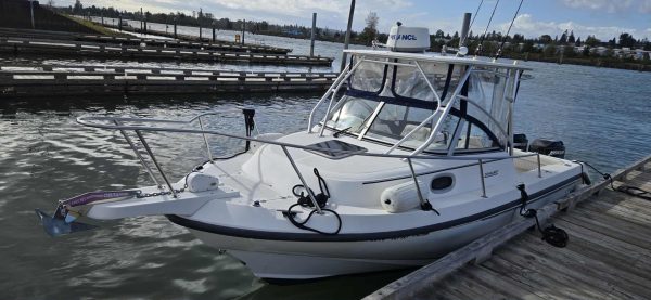 2000 Boston Whaler Conquest 23 - Image 4