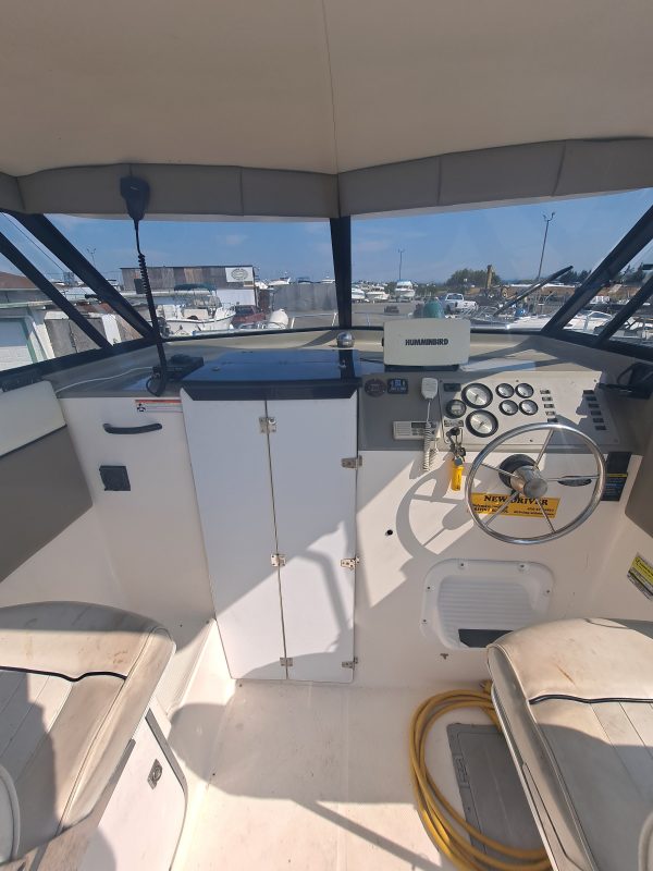 1998 Bayliner 2452 Express Cruiser - Image 7