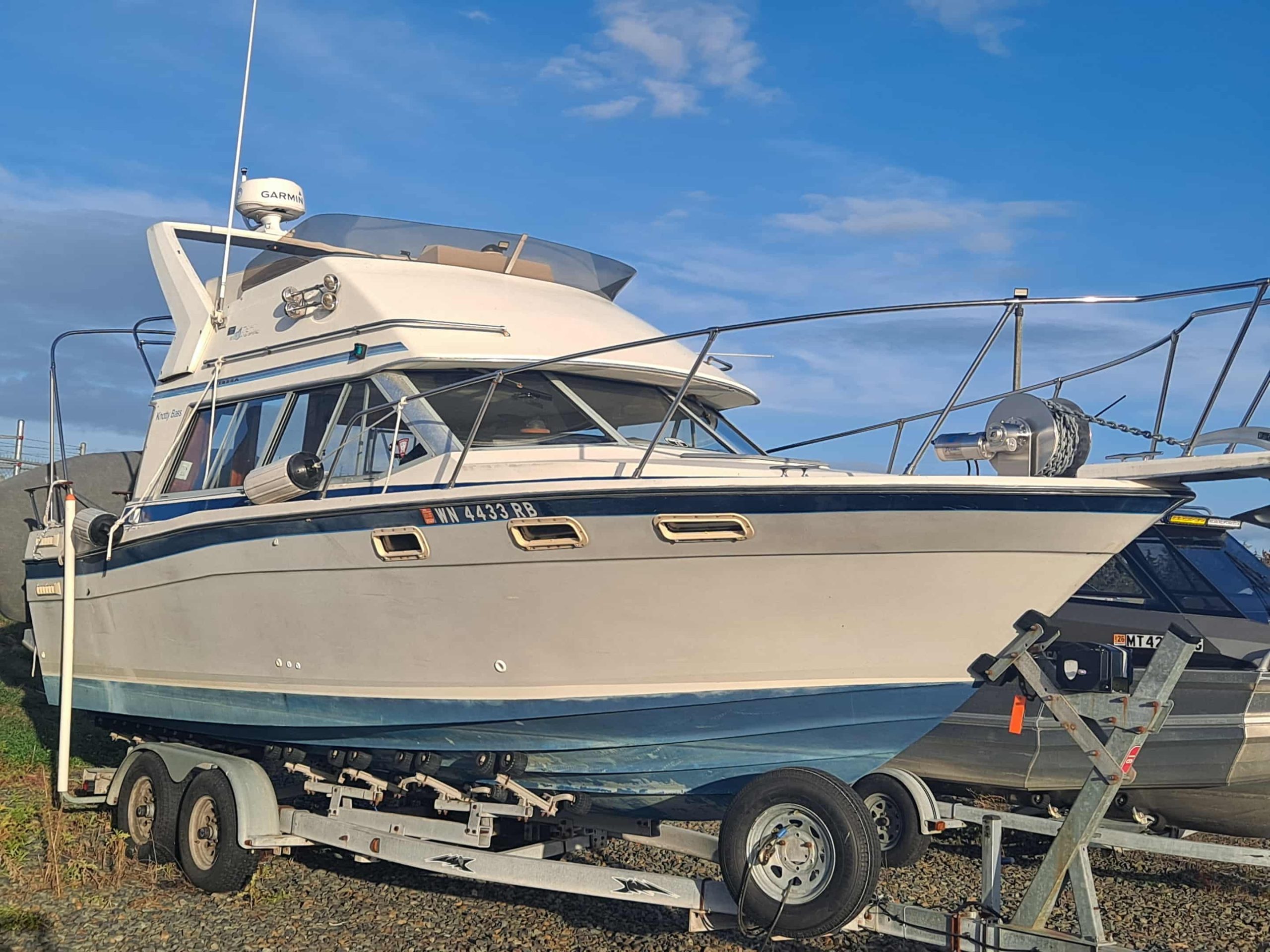 1987 Bayliner Contessa Command Bridge