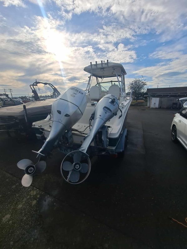 2004 Trophy 2502 WA - Image 6