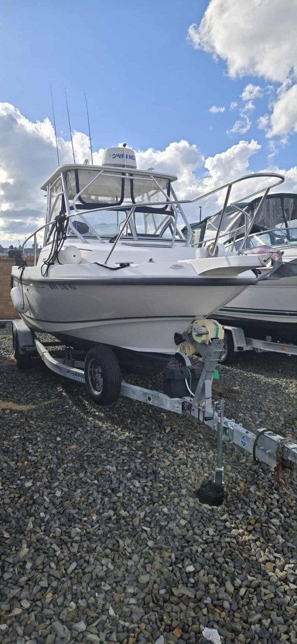 2000 Boston Whaler Conquest 23 - Image 3