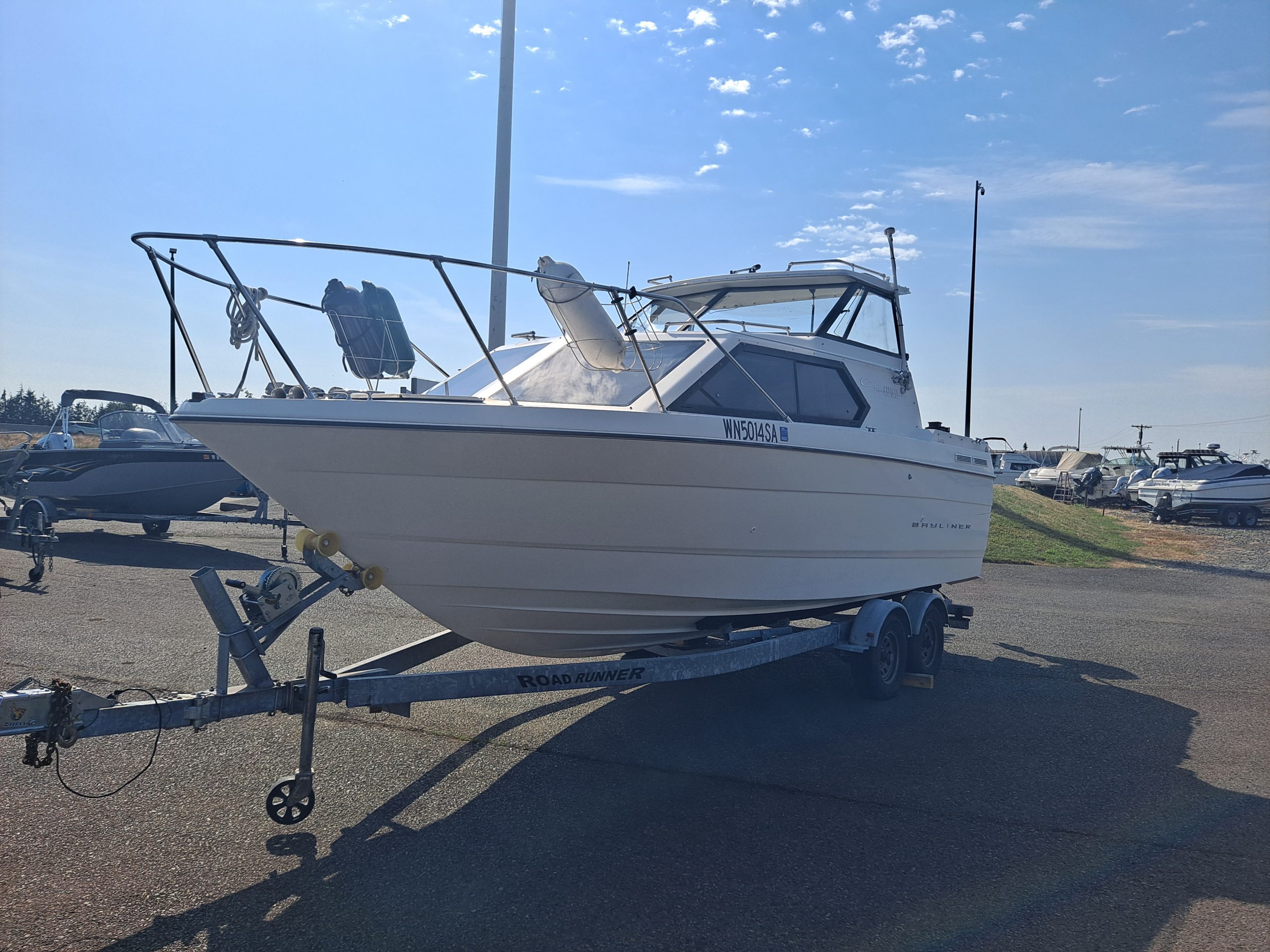 1998 Bayliner 2452