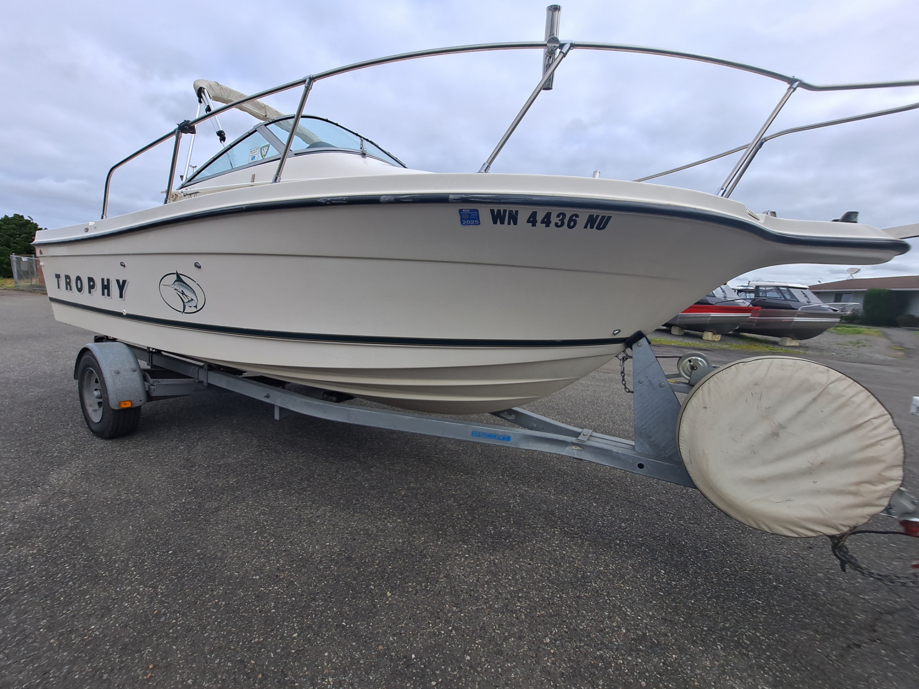 2000 Bayliner Trophy 2052