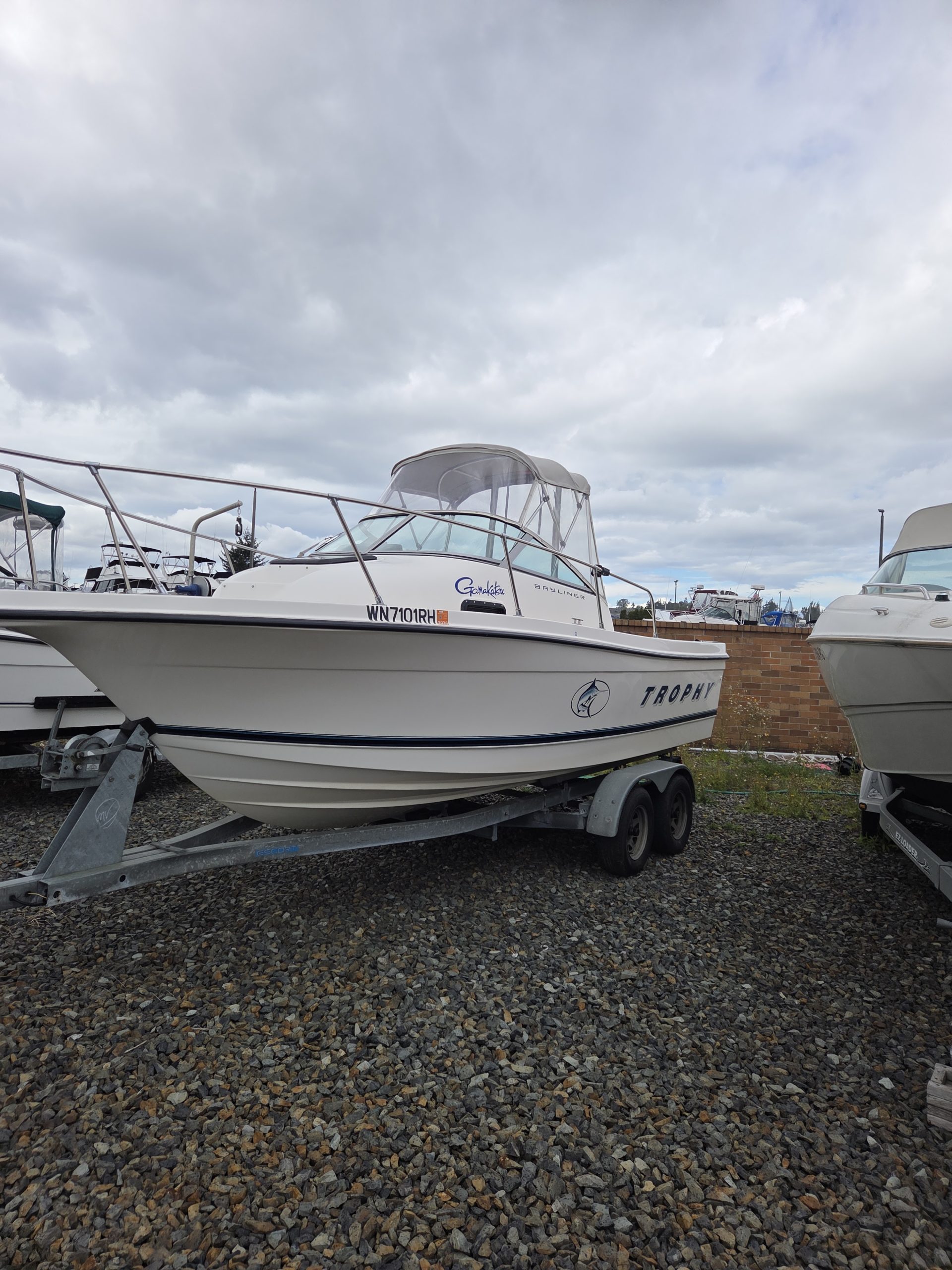 1999 Bayliner Trophy 2102